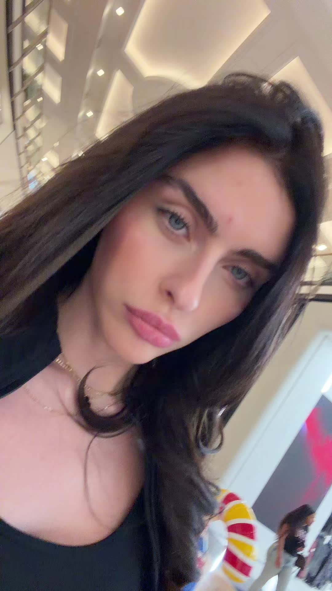 @notlaurenhamden