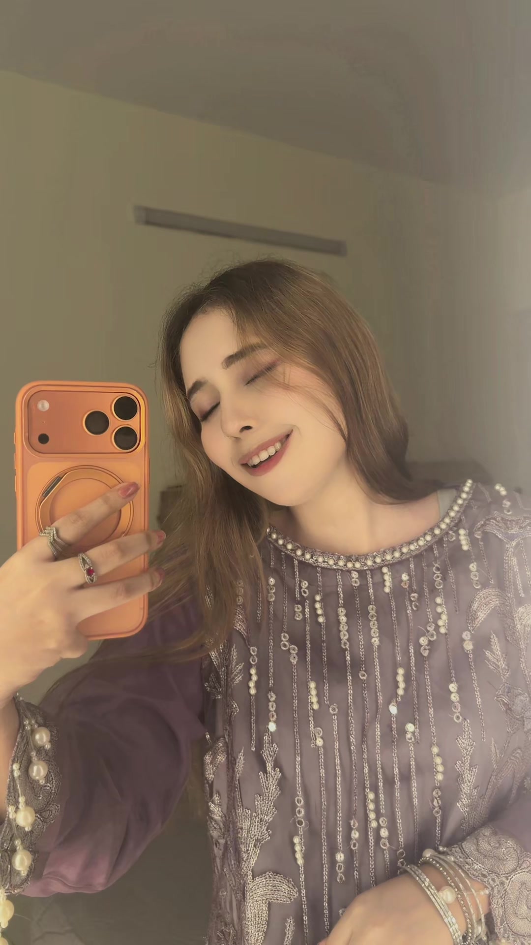 @xshaya×