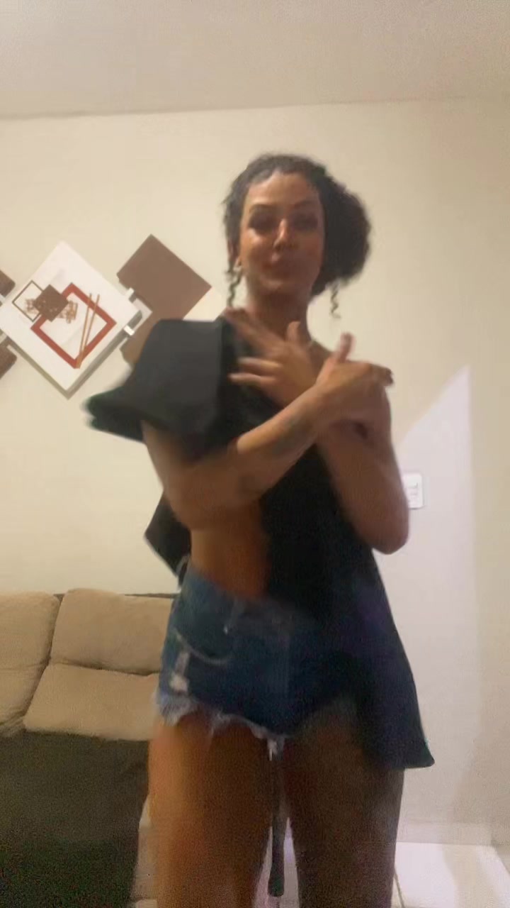 @larykarinnezz