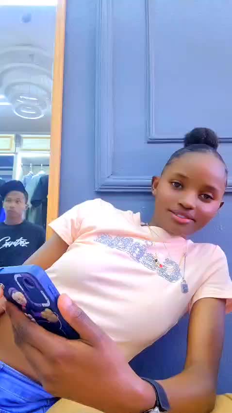 @Dlucie