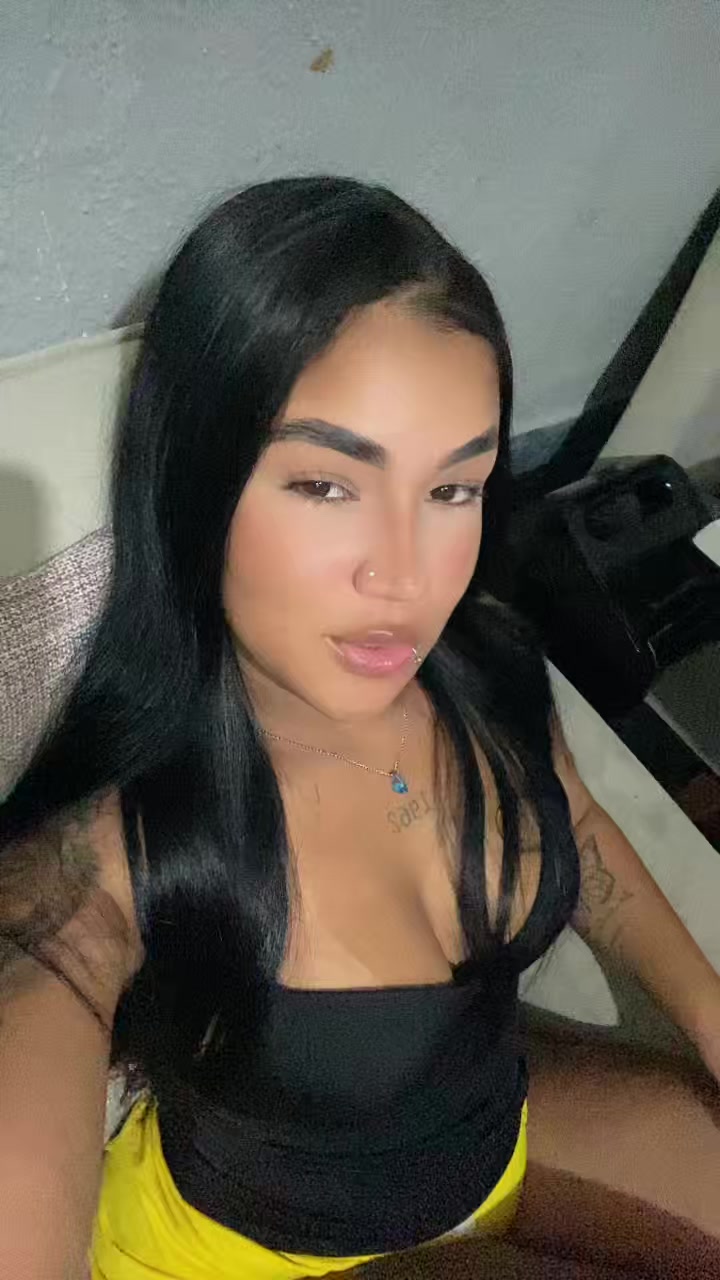 @Aninha_07
