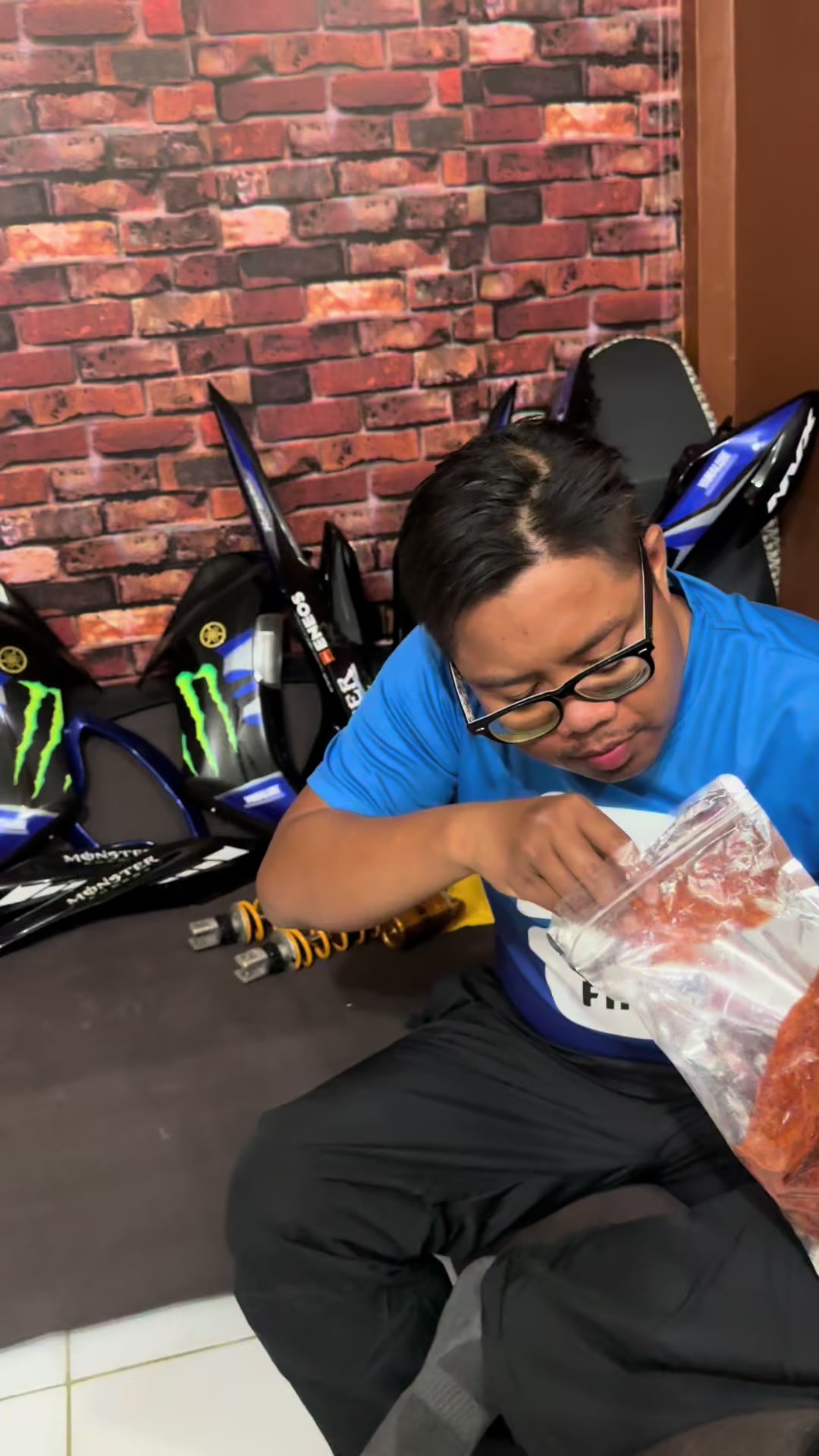 @M 4 ! Z 4 N