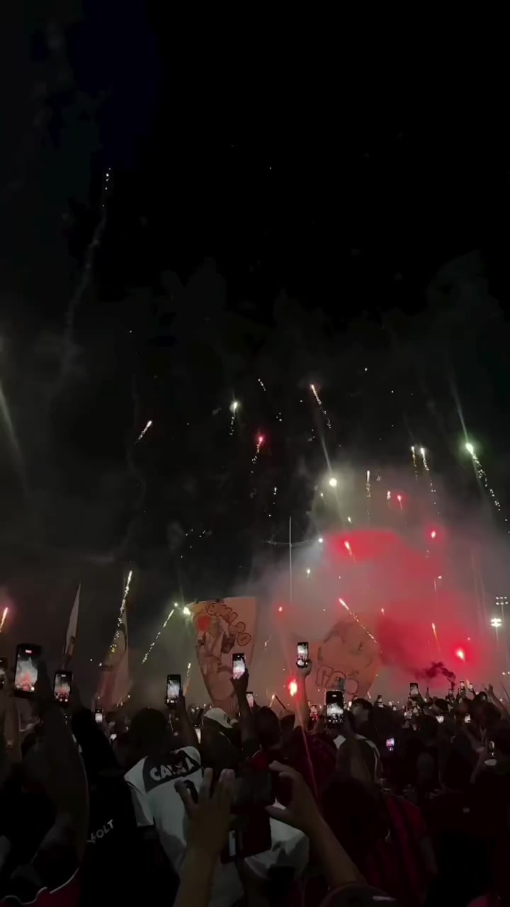 @OXE VITÓRIA ♥️🖤😜