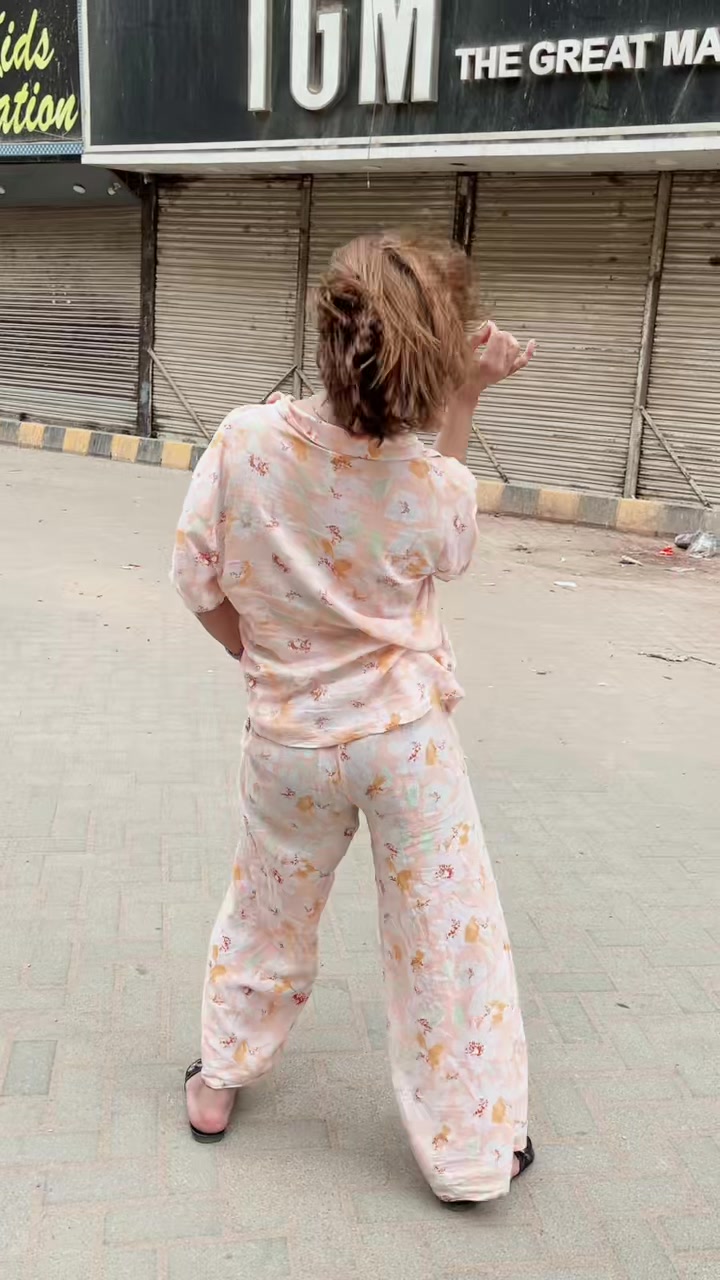 @Vickykarachi123