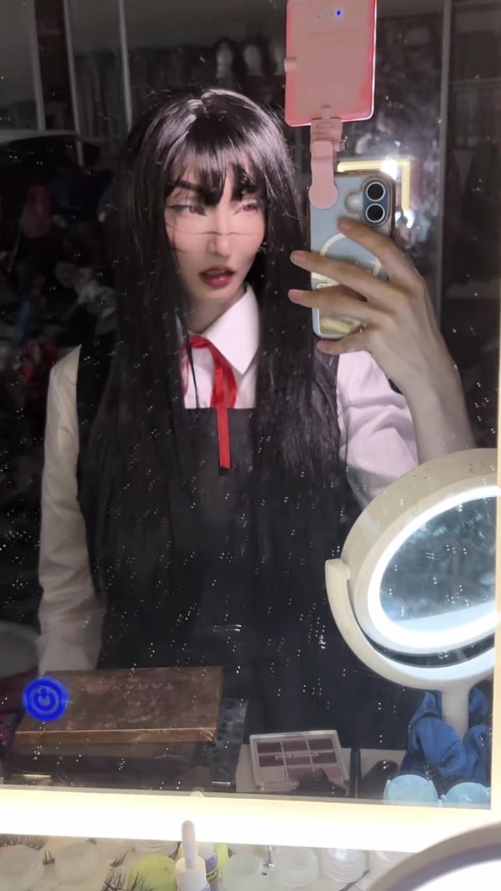 @Nikkisaurusx