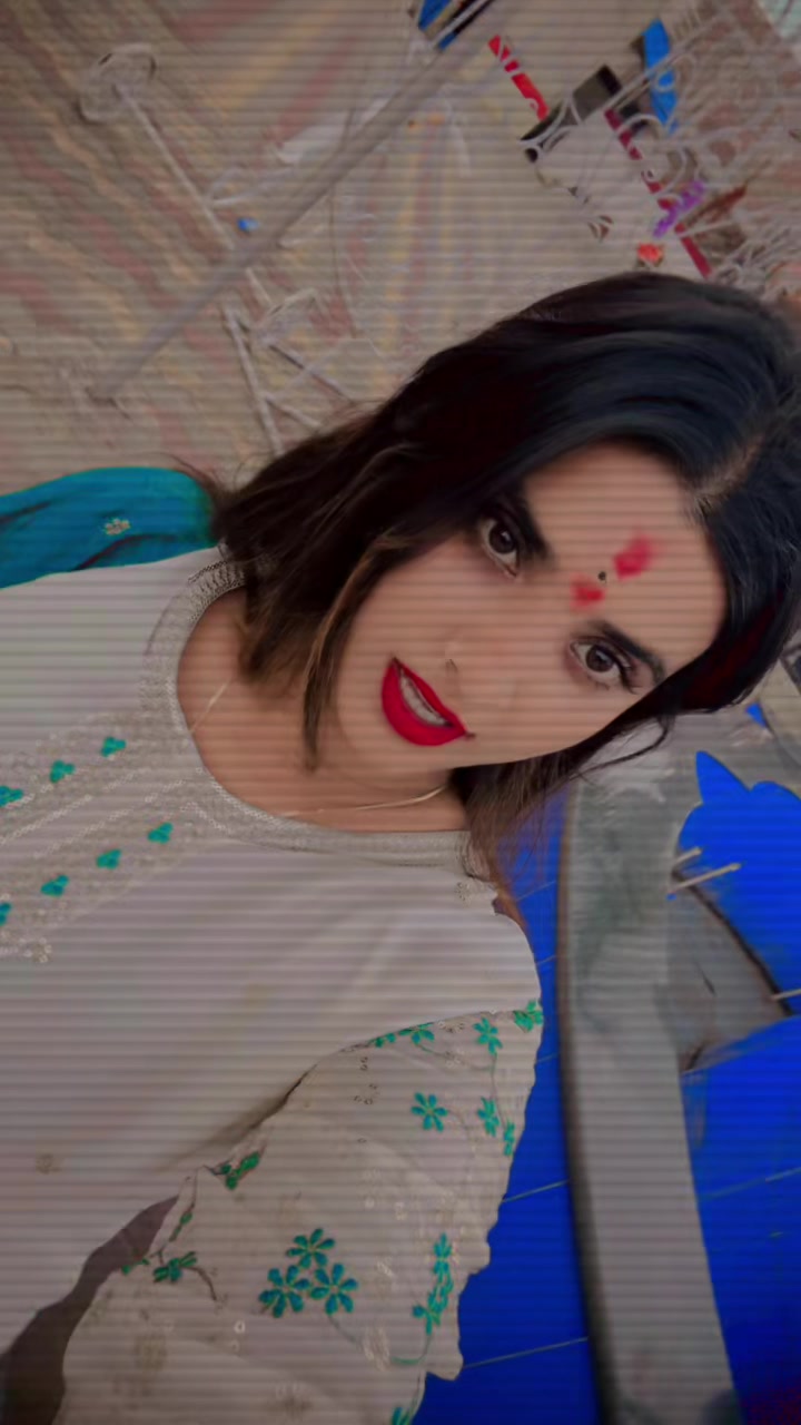 @Bhojpuri Queen 👑