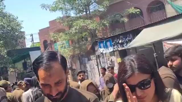 @Sanam javaid Khan