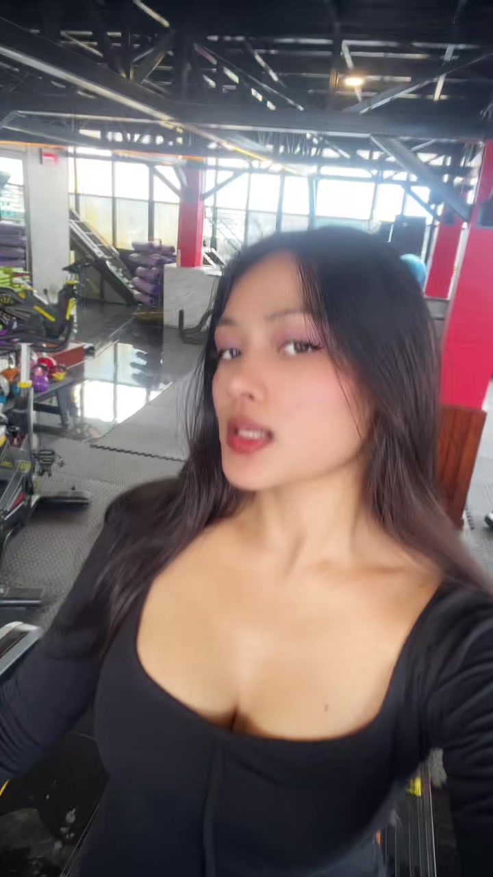 @<D>