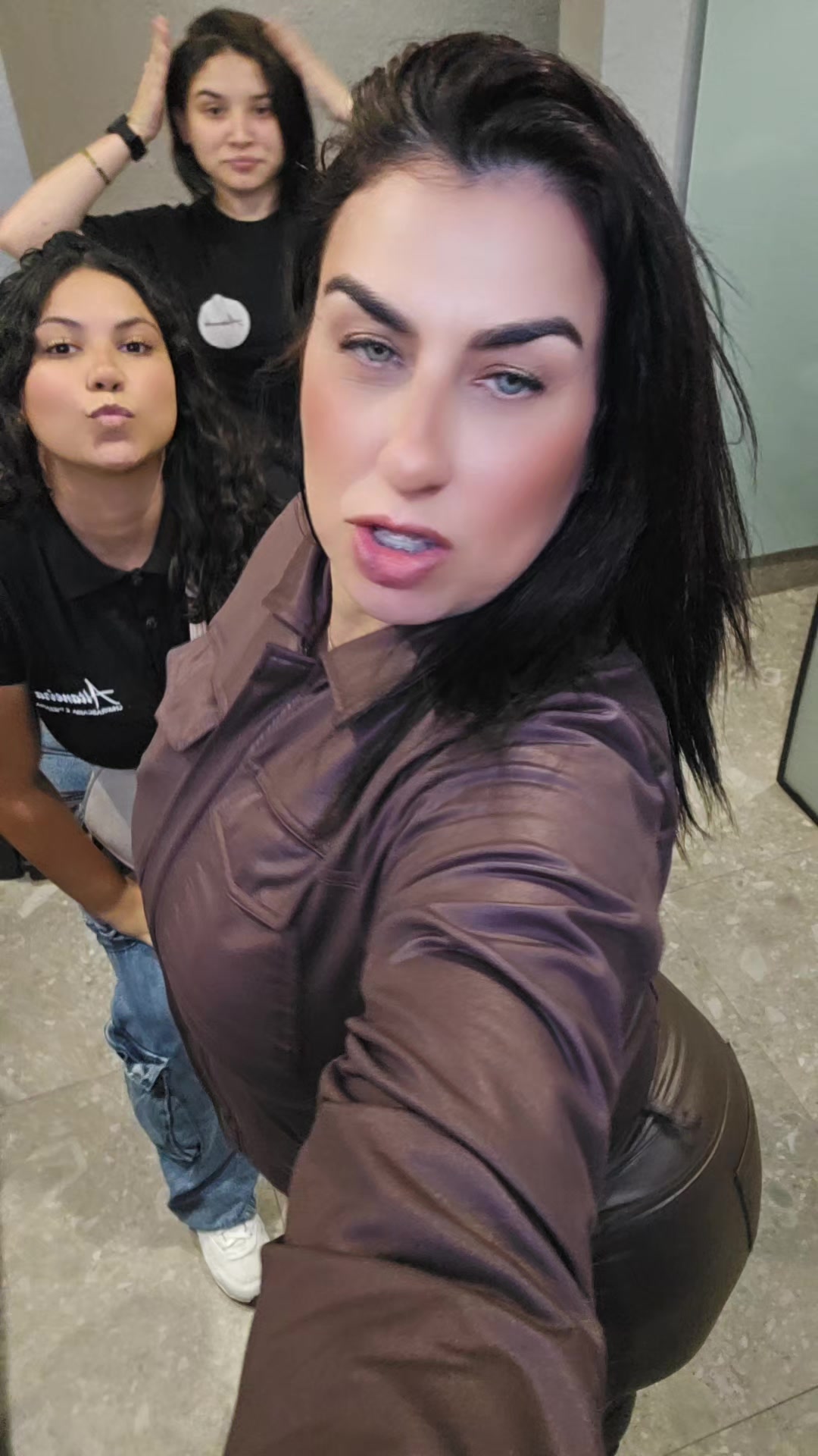 @anavihh