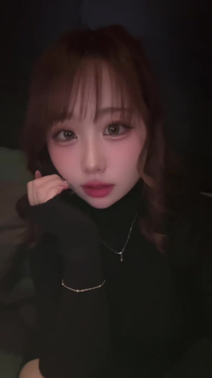 @にこ