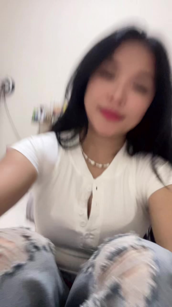 @Dhinycubel