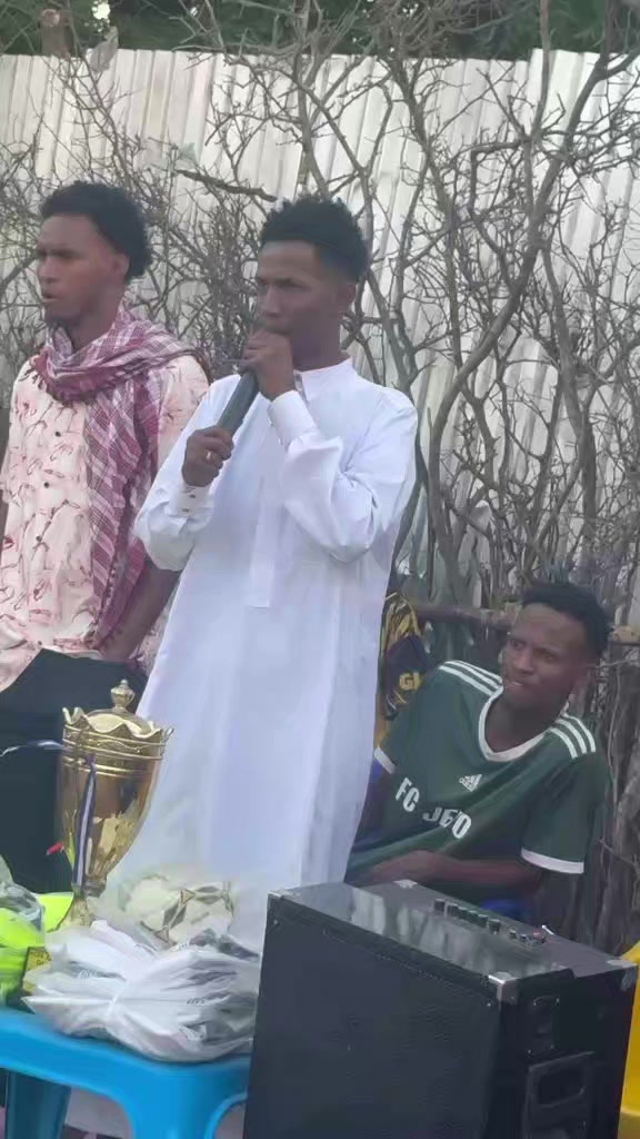 @Madax weynaha qoxotiga🙏