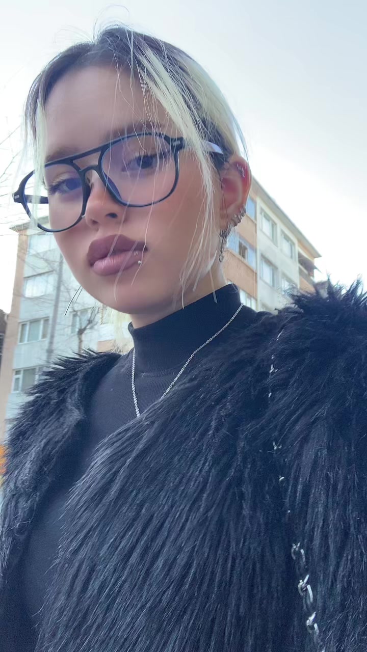@heliaydn