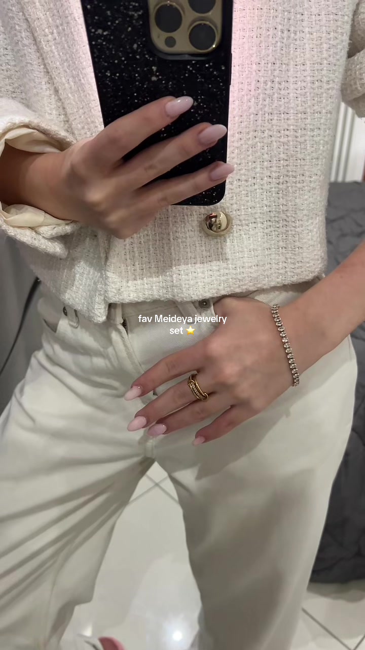 @iamlisaa