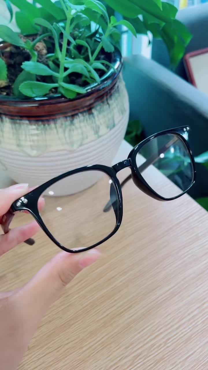 @Design Glasses