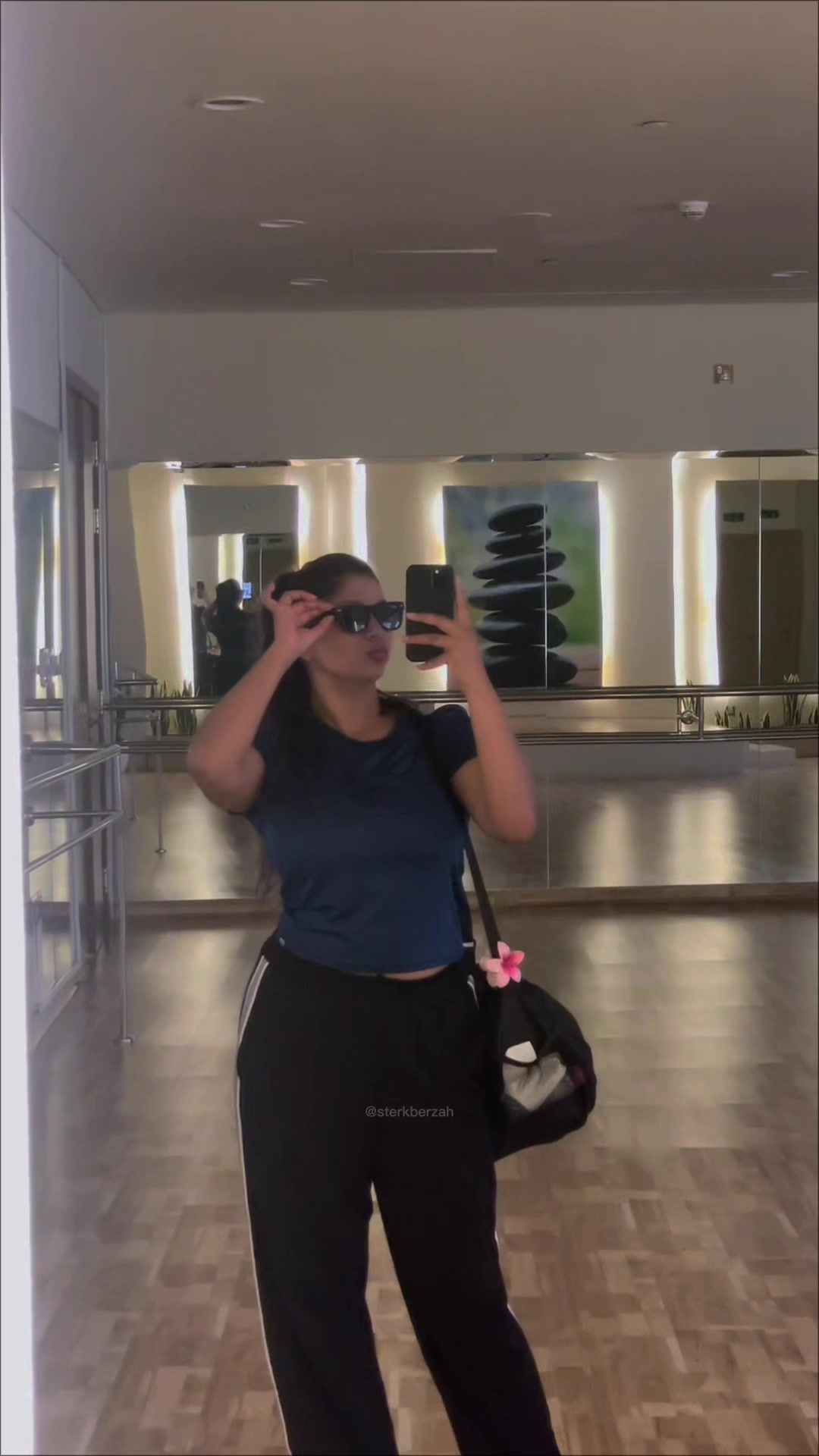 @𝙹𝚊𝚢𝚢🍒"