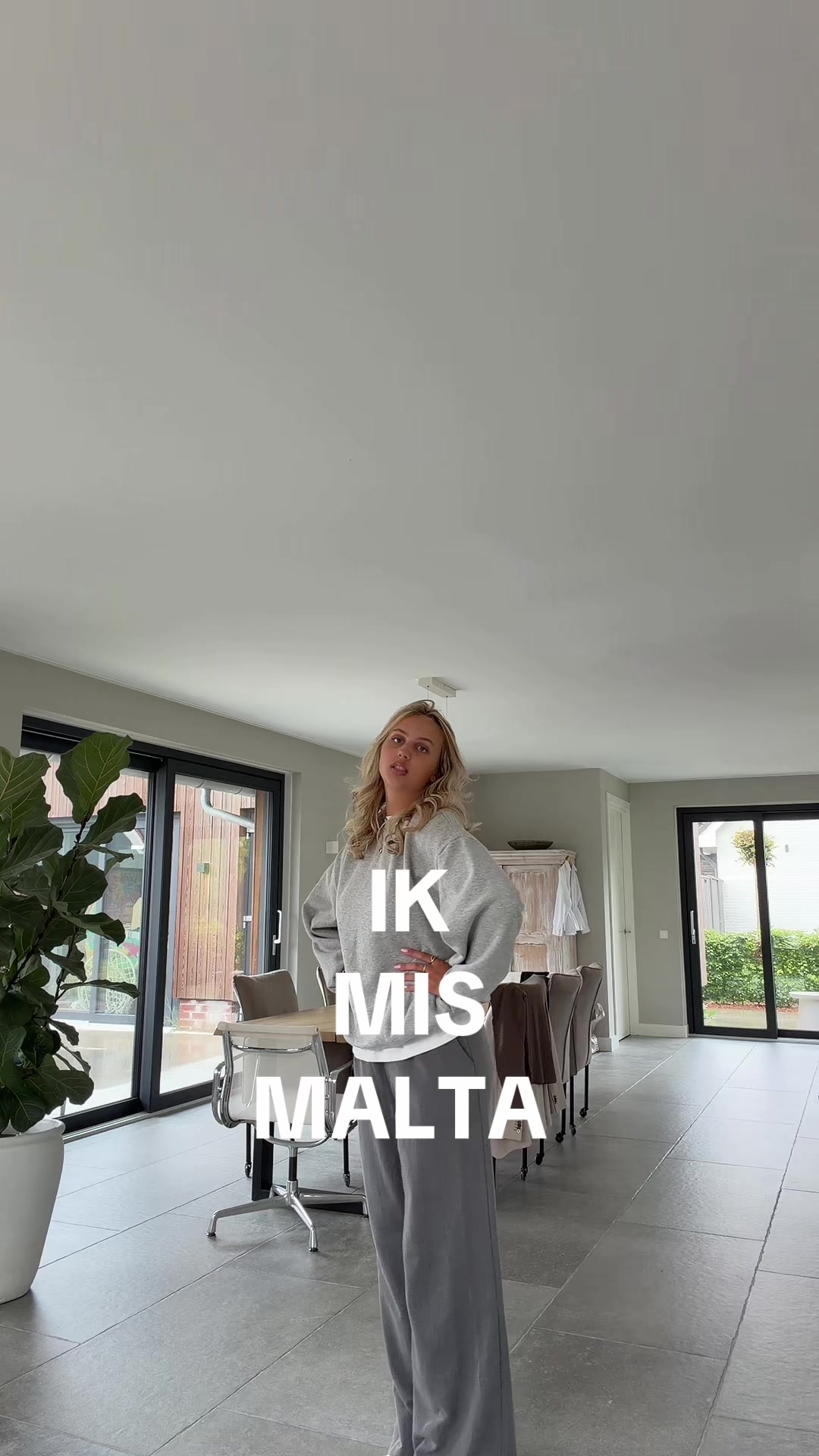 @𝓛.