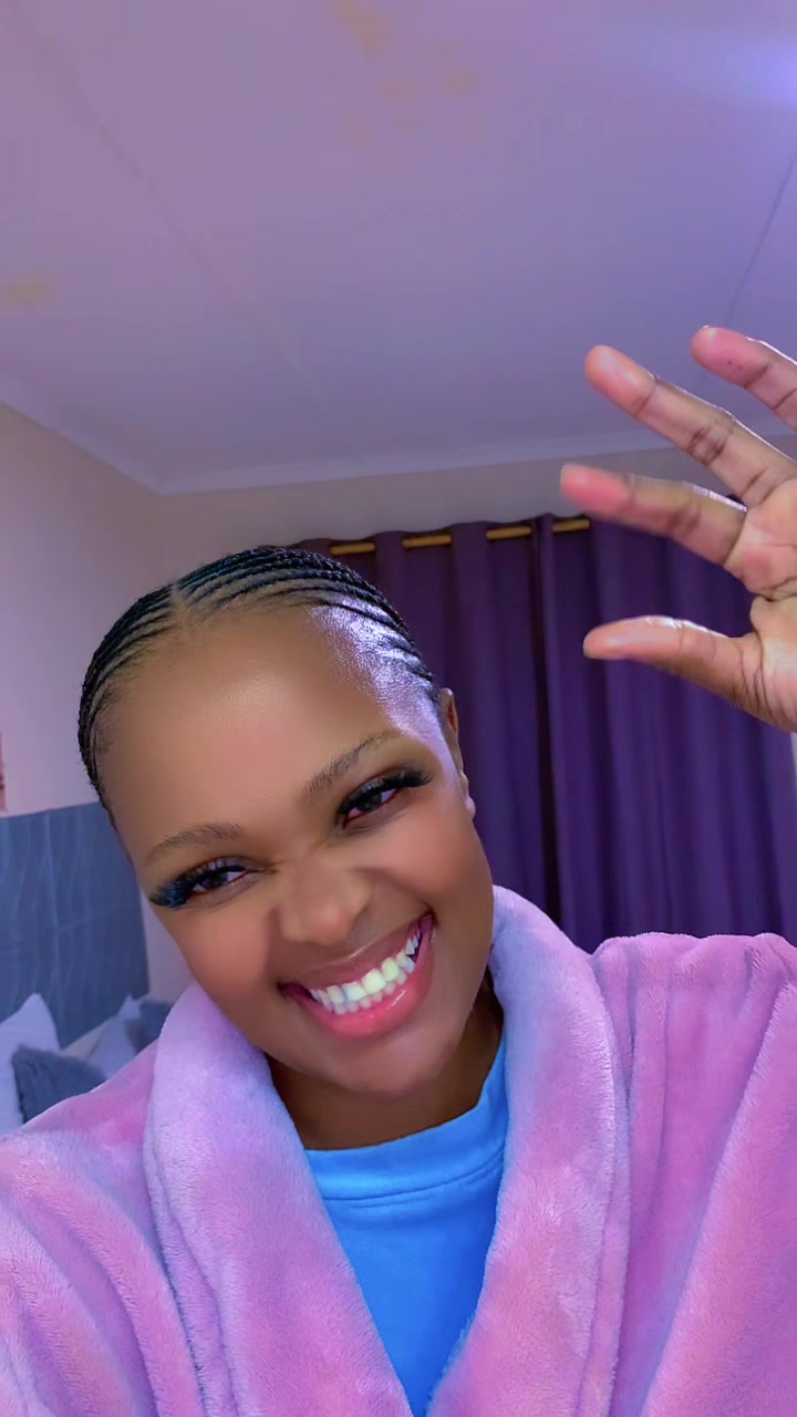 @Thandeka_Xaba