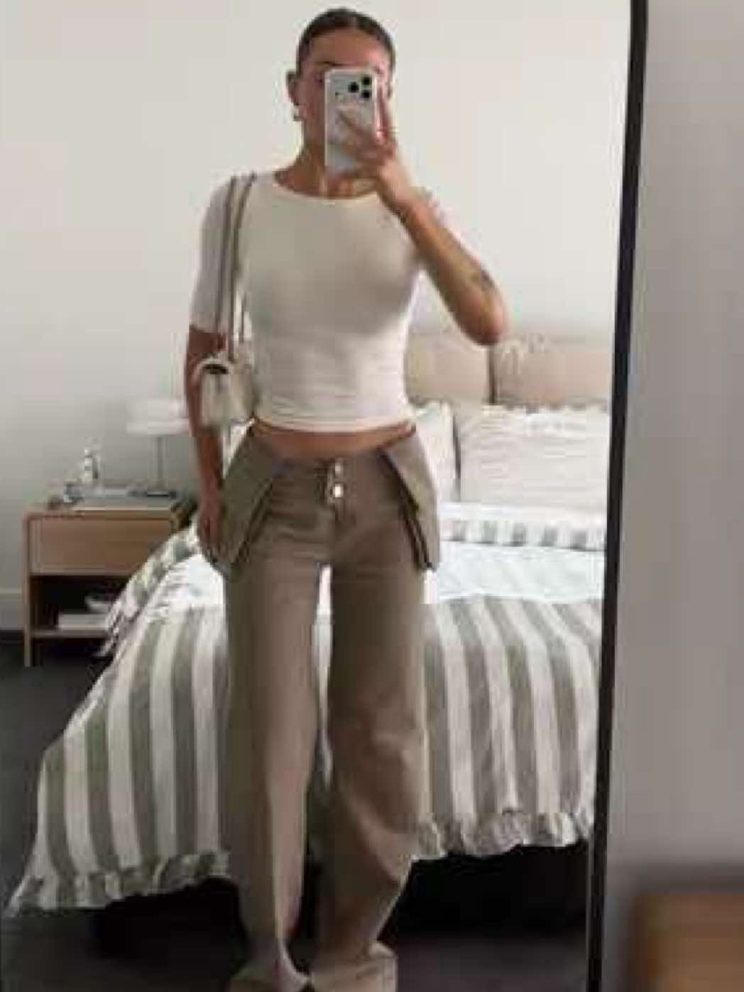 @taylaella
