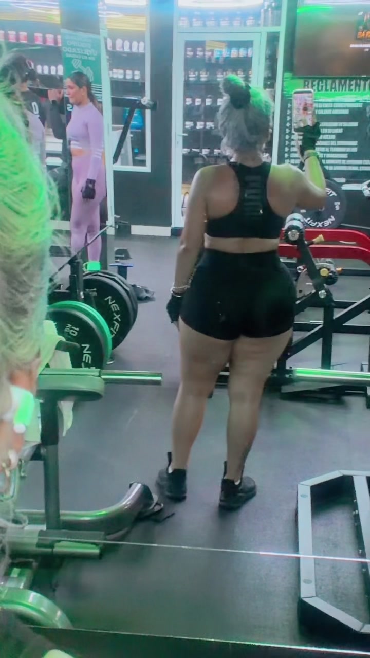 @Vecky25