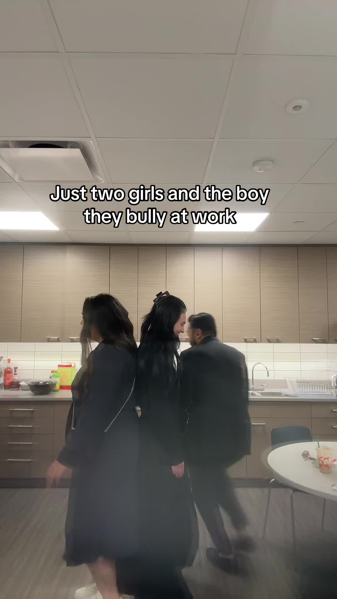 @Kellymeir