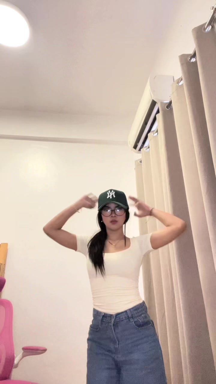 @Nicole