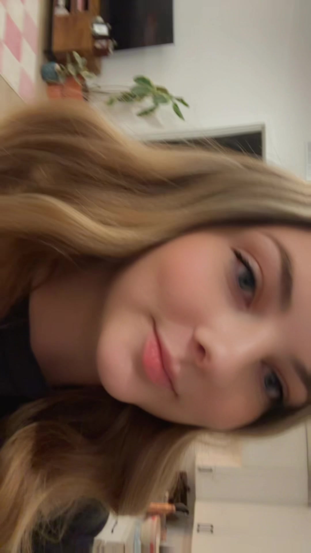 @CourtneyC23_