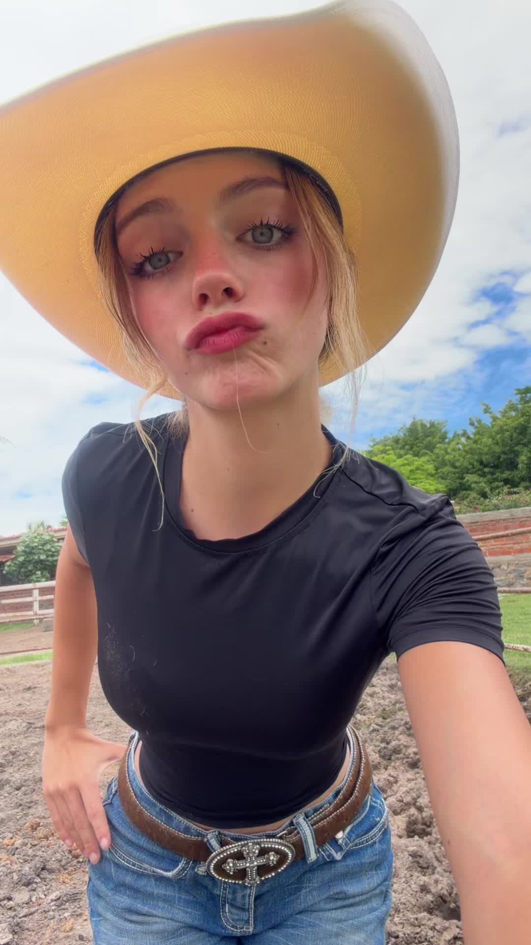@Skyla 🪽