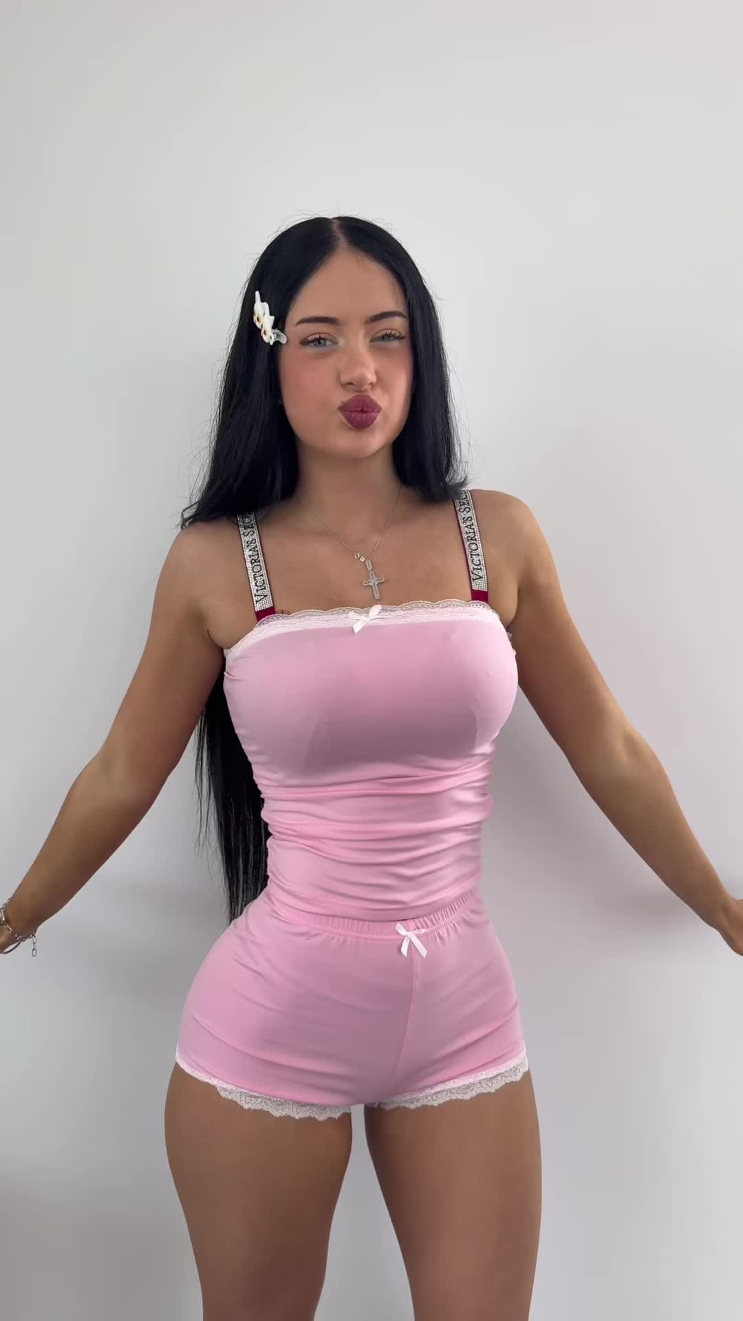 @lillyabellaa