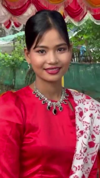 @မိတ်ကပ်ရဲရဲဖီးနစ်