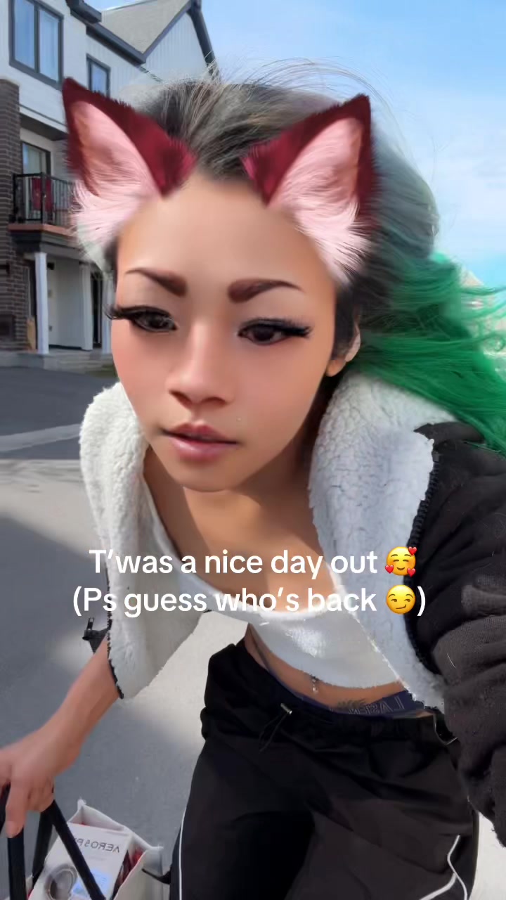 @Lily