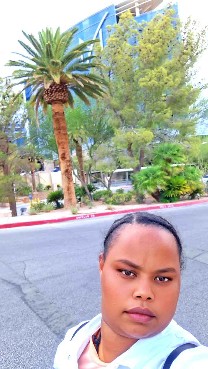 @እግዚአብሔር ፍቅር ና ሠላም ይሰጠን