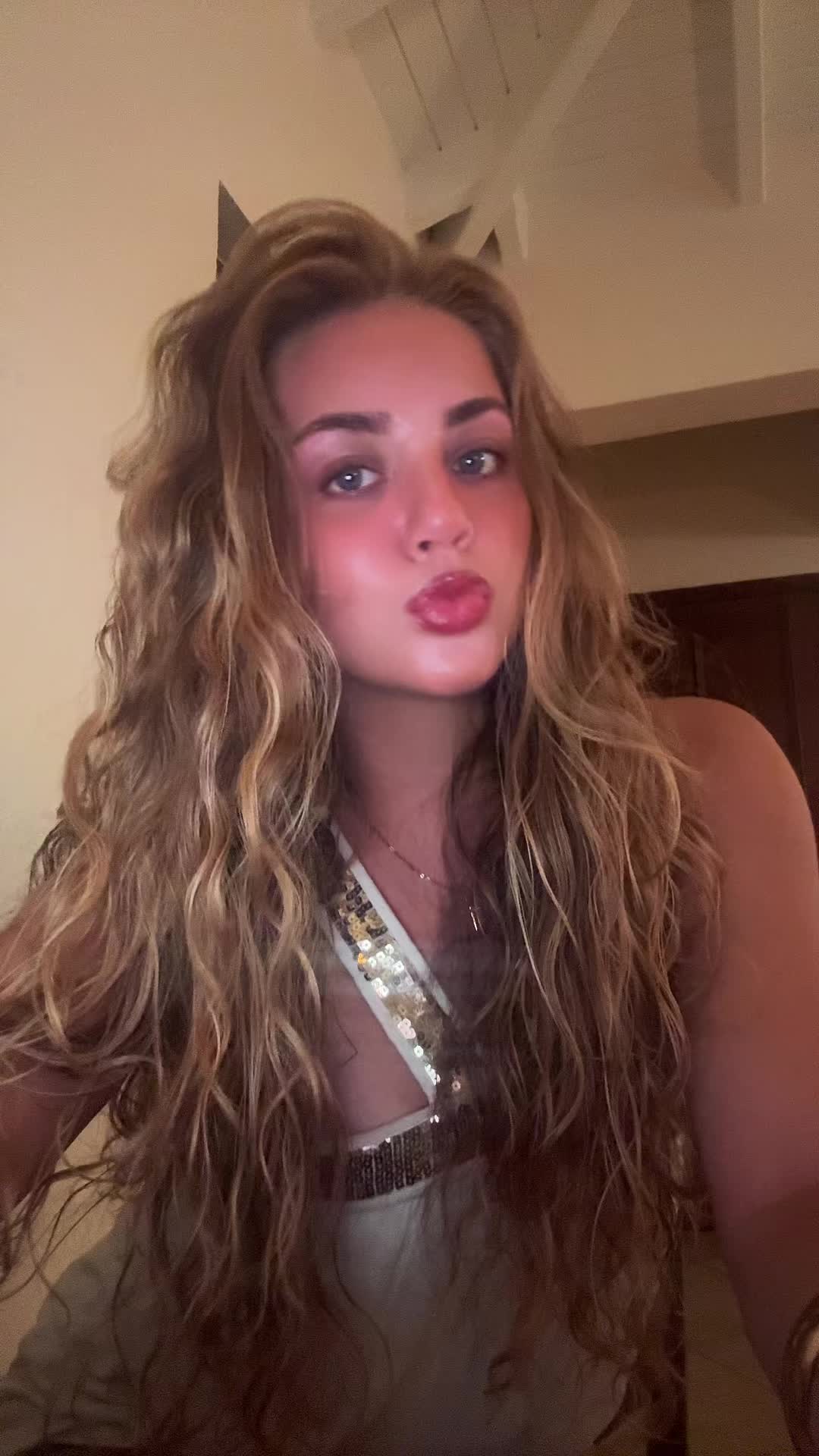 @ava 🤍🪩🌅
