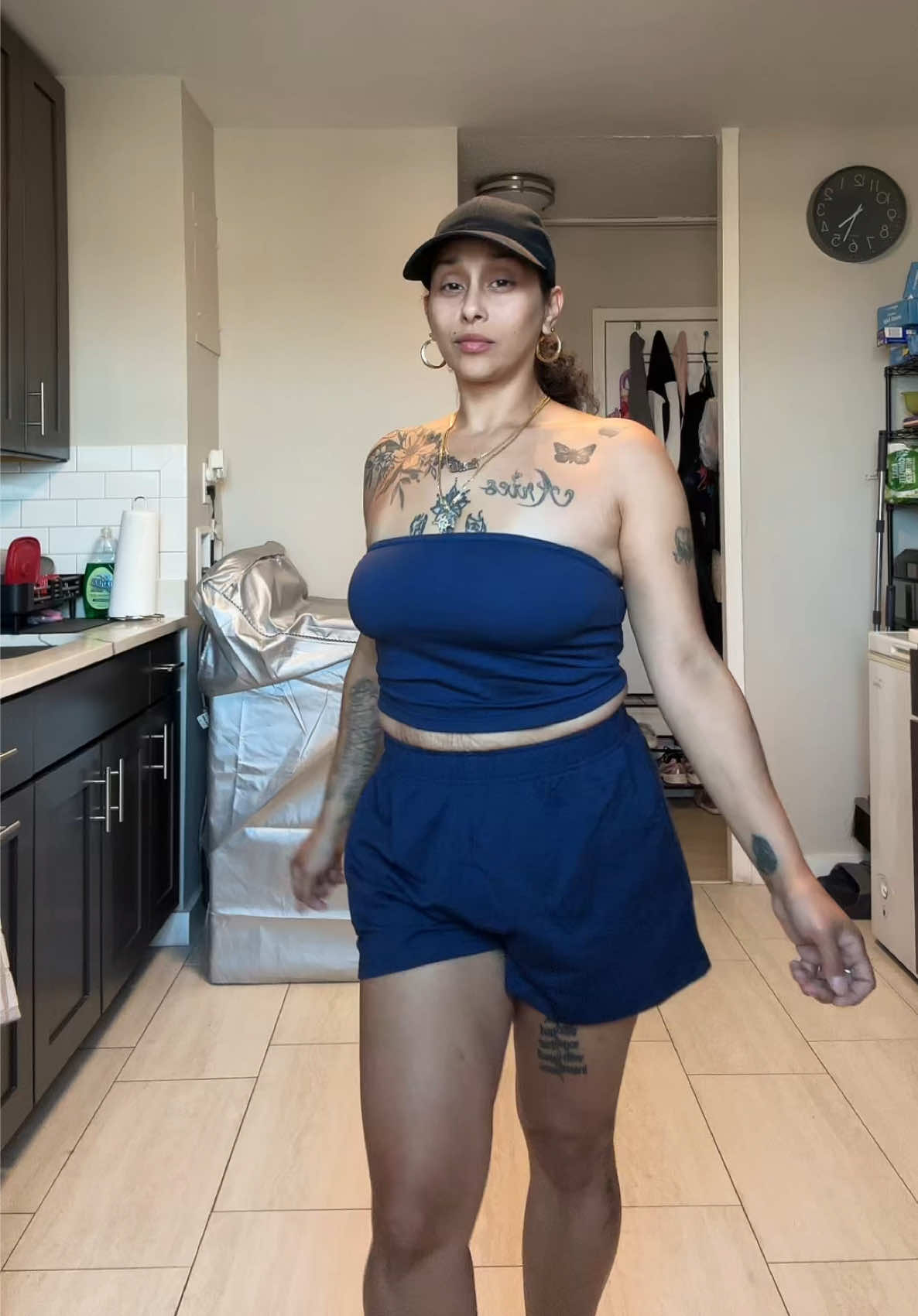 @momof4
