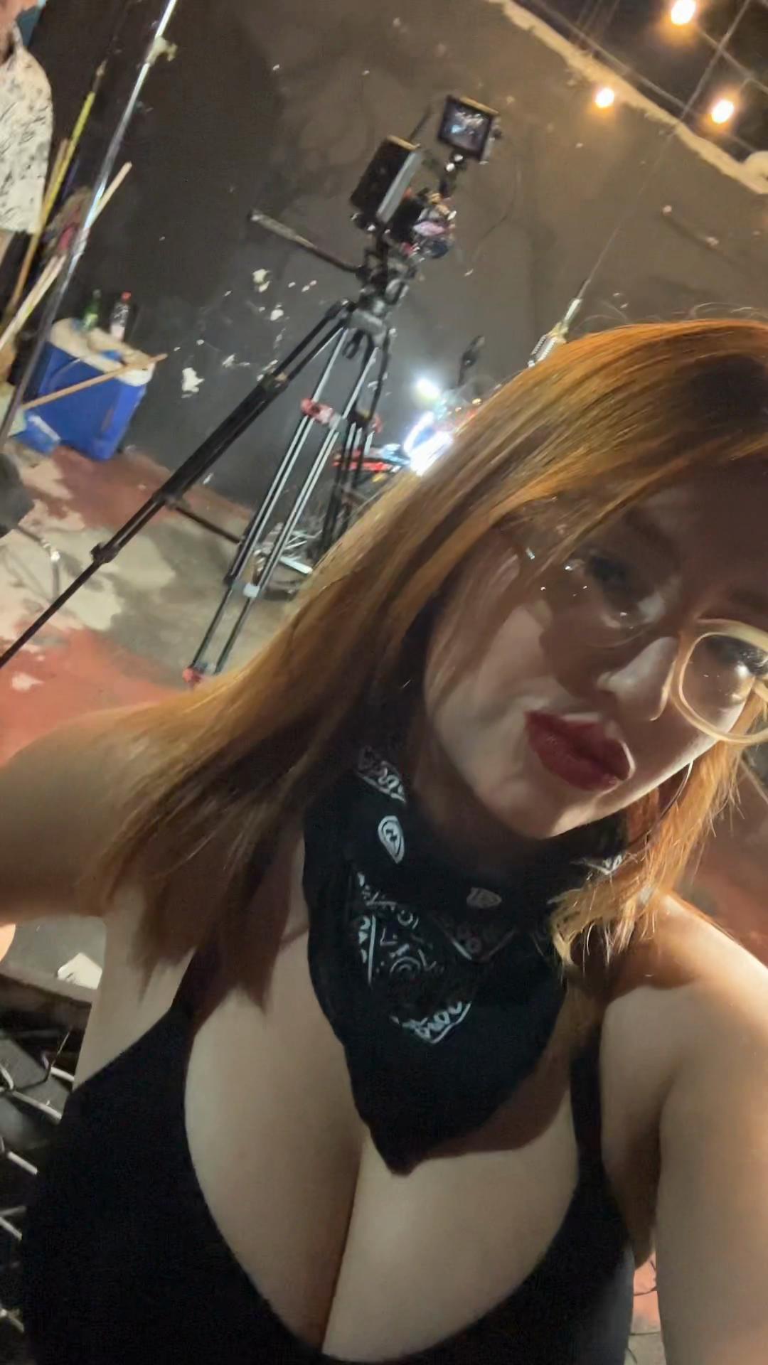 @Delyunderap