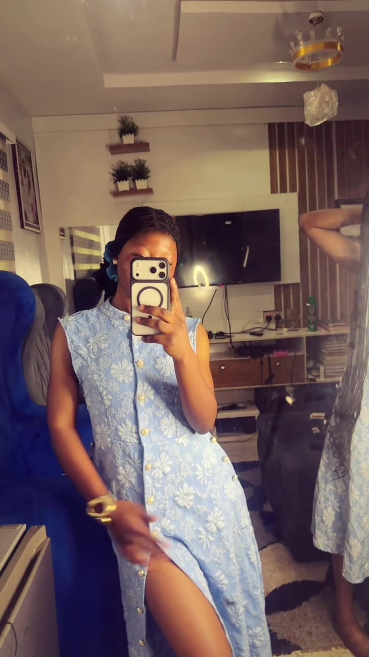@Ayomide 🌺🦋🥳