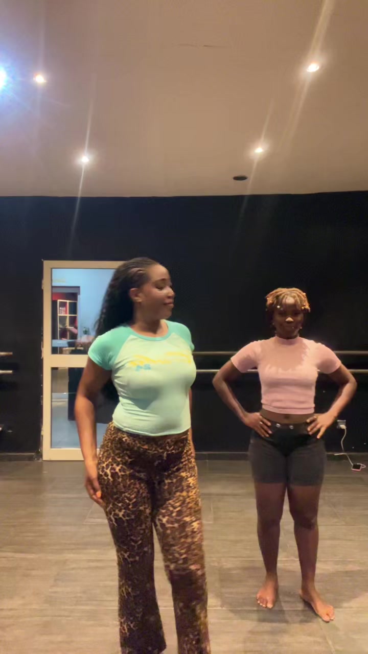 @Christelle Miller💜🇫🇷🇹🇬