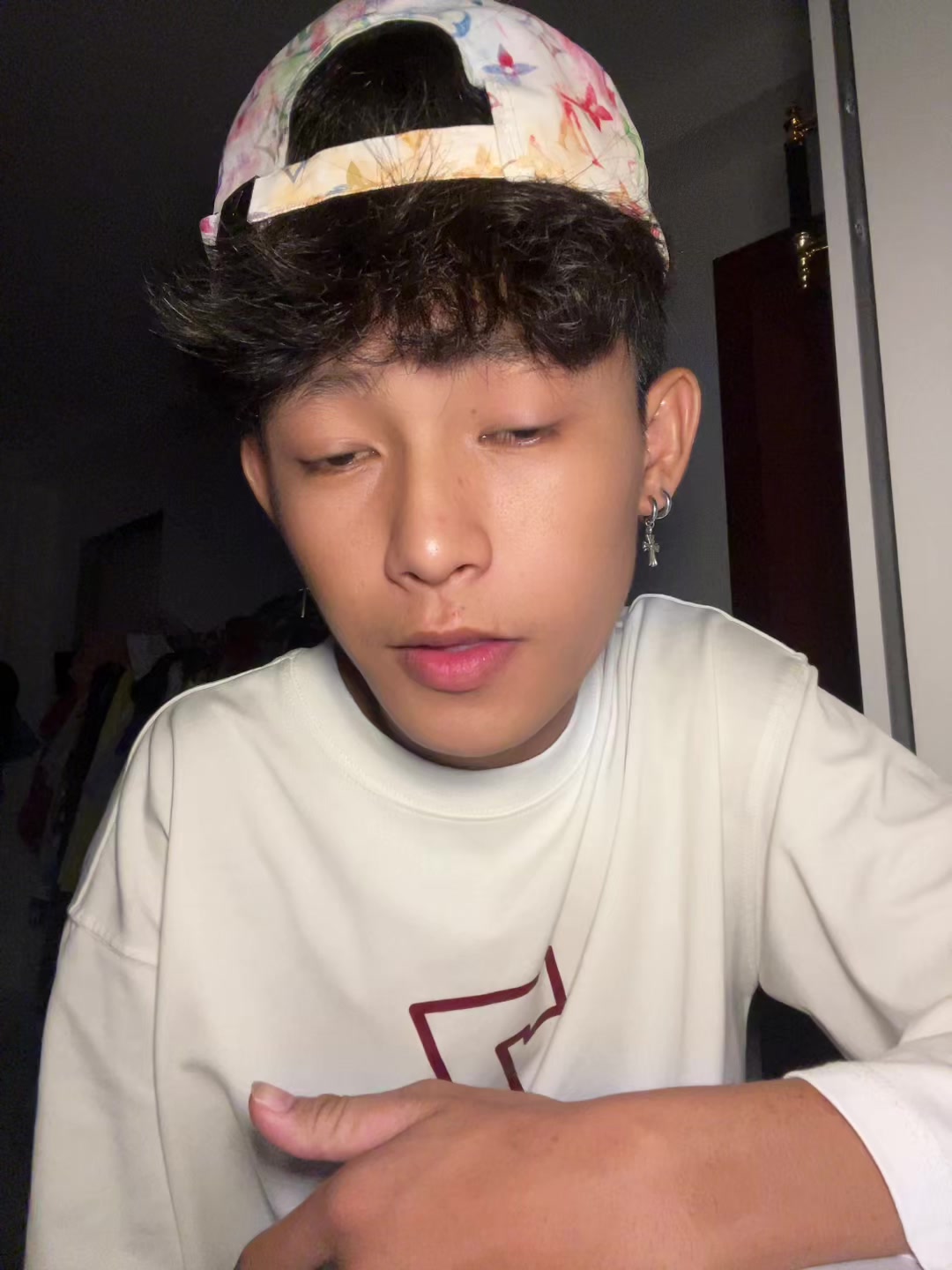 @CHHOŘNG~CHHOŘNG