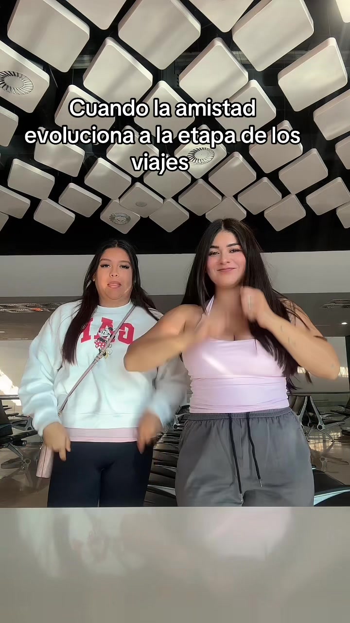 @🦦
