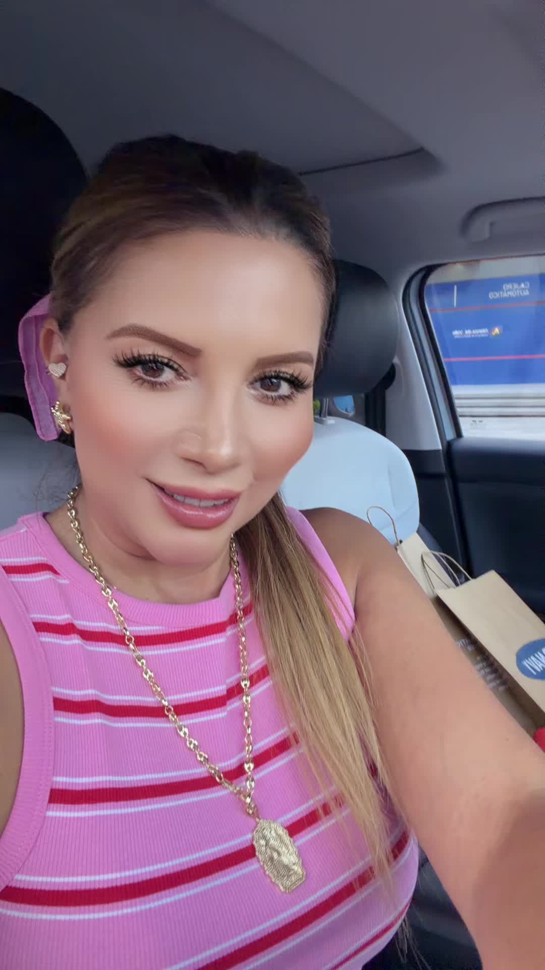 @Anna Karyna