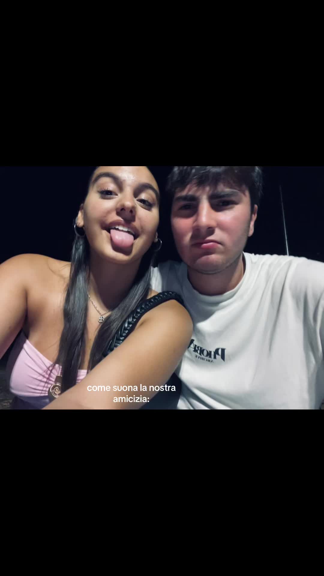 @𝐥𝐚𝐫𝐚🌺