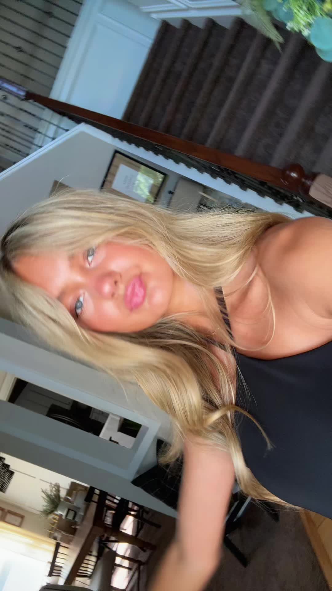 @🦄