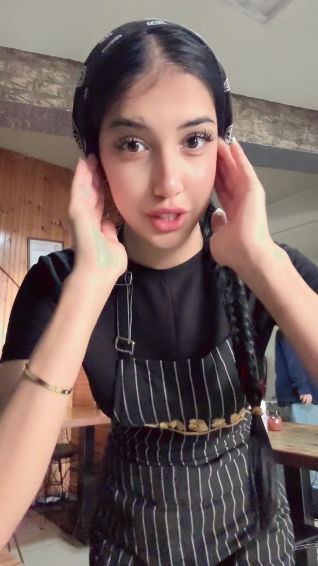 @…81