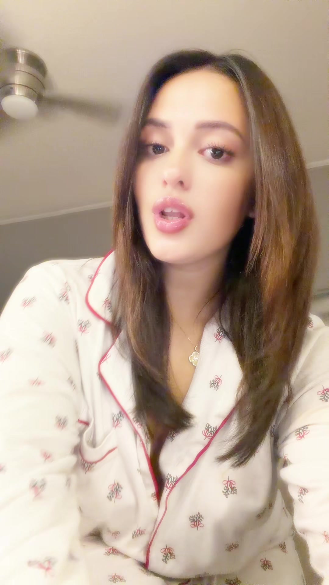 @moreofarii