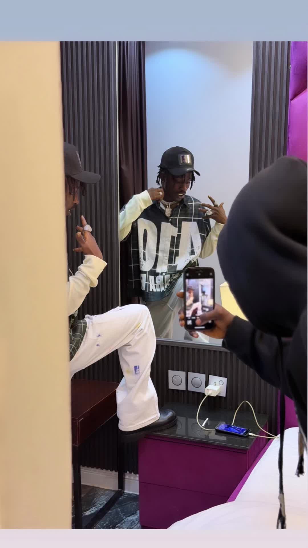 @currency806