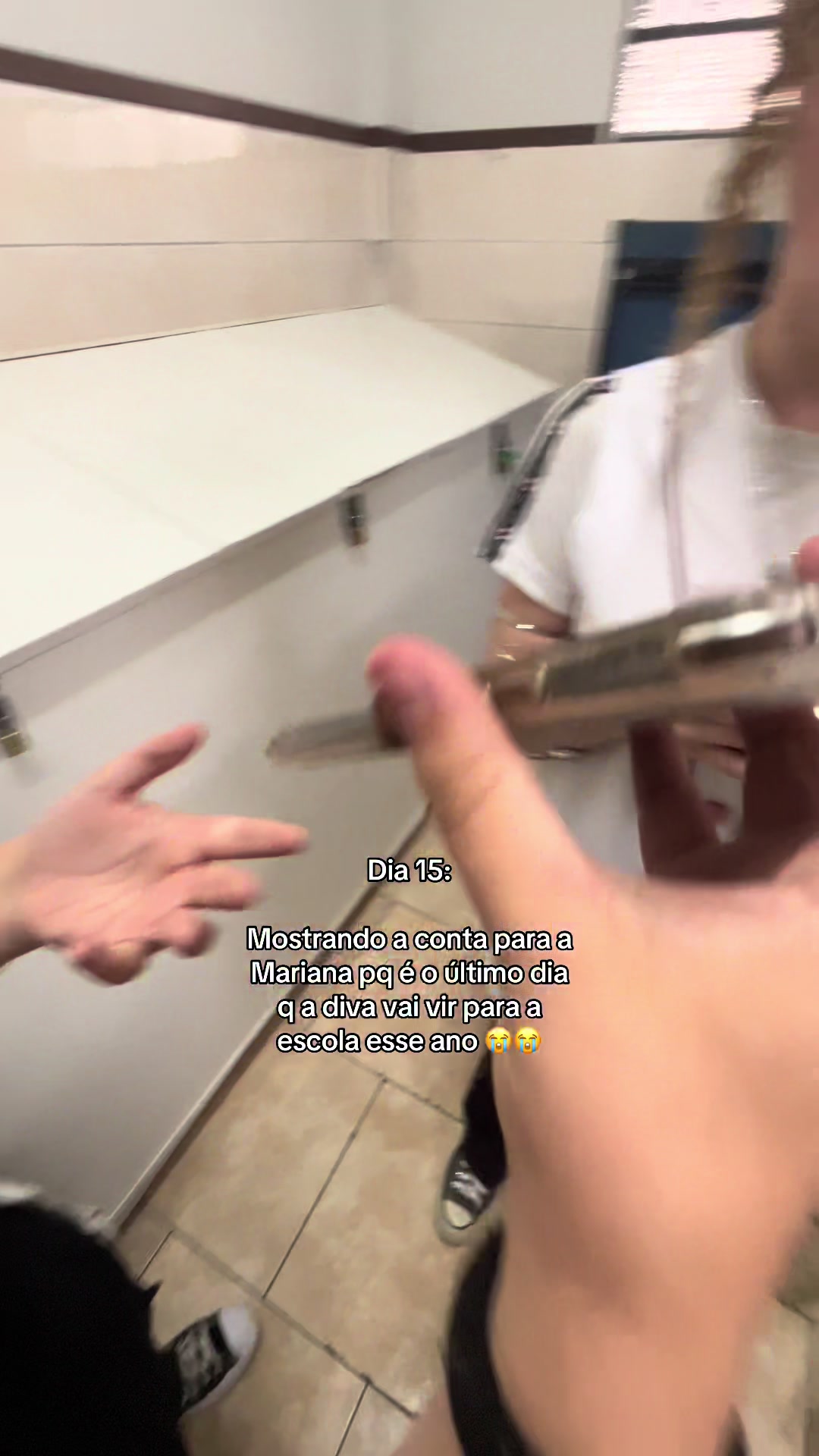@oq a Mariana está fazendo 🙄