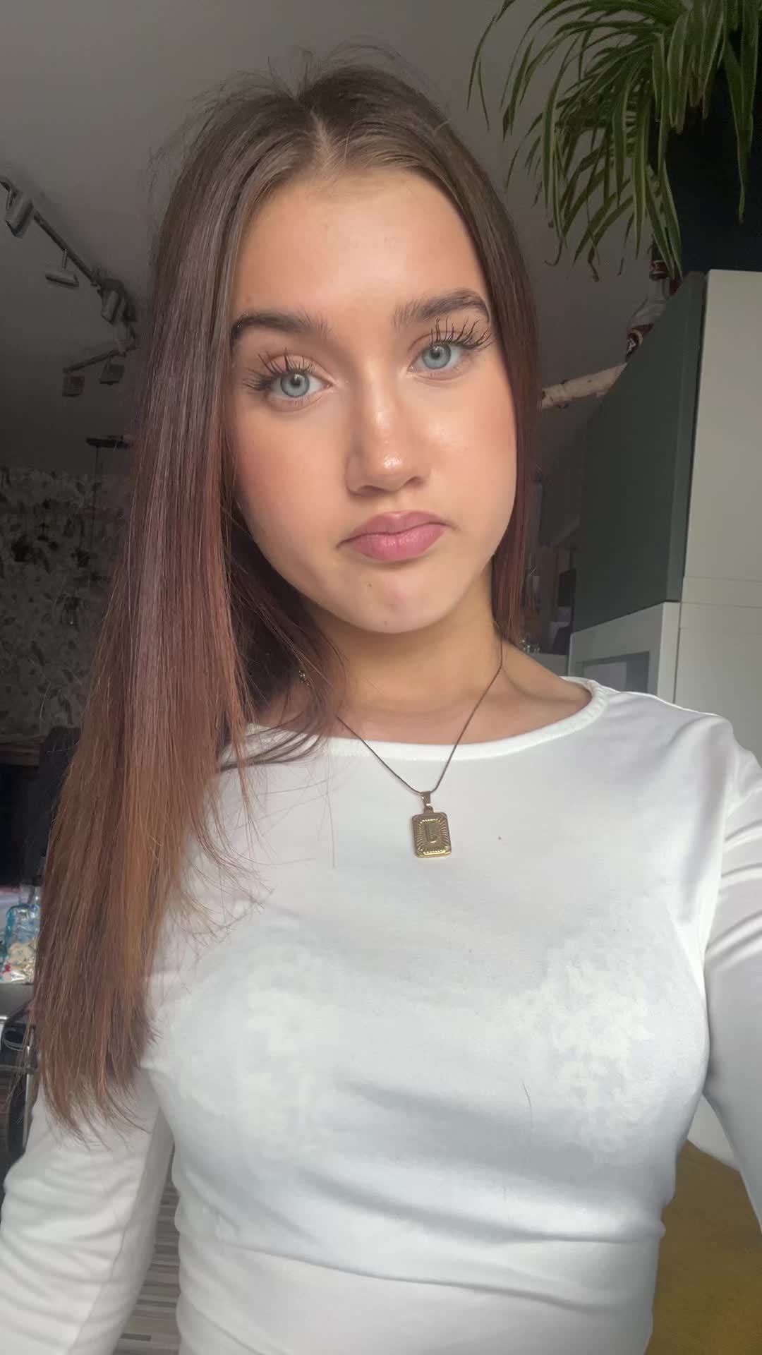 @𝒄𝒉𝒂𝒓𝒍𝒐𝒕𝒕𝒆💘