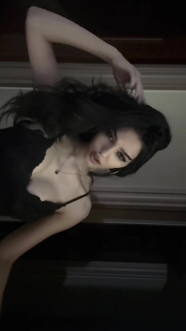 @-K