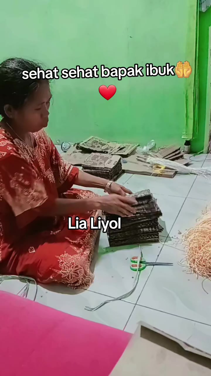@lia liyol