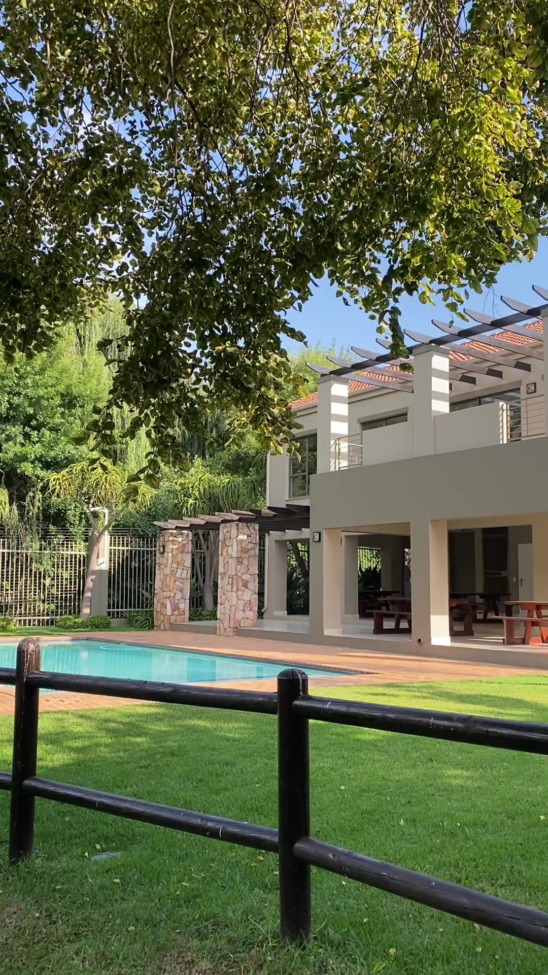 @Lesedi B❤️ | Travel Creator